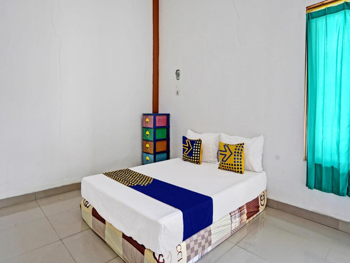 Отель Oyo 92006 Kost Sejahtera Syariah Сидоарджо Экстерьер фото
